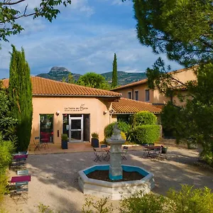 Logis Noemys Pont De L'etoile Hotel